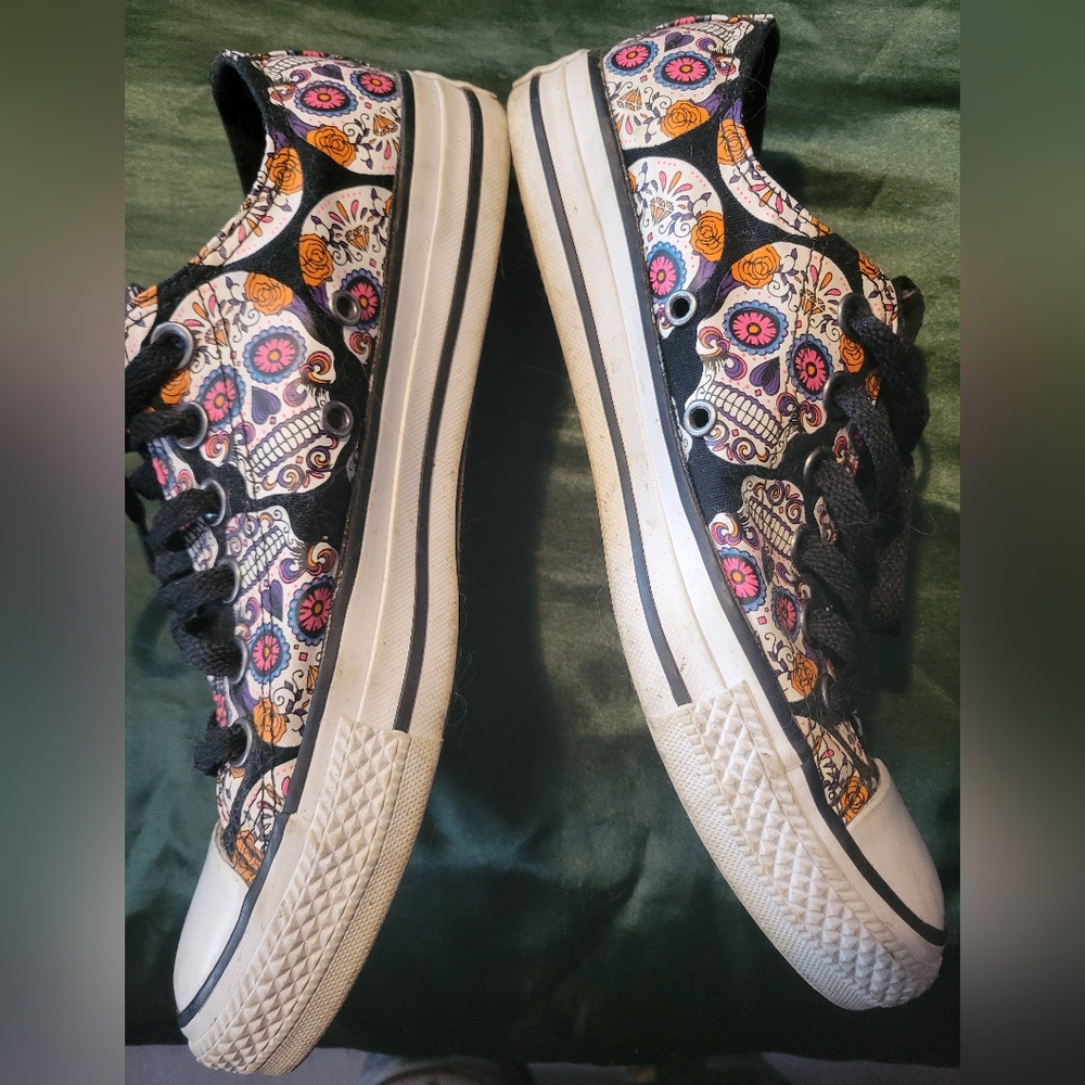 Converse Sugar Skull Sneakers Sz 7